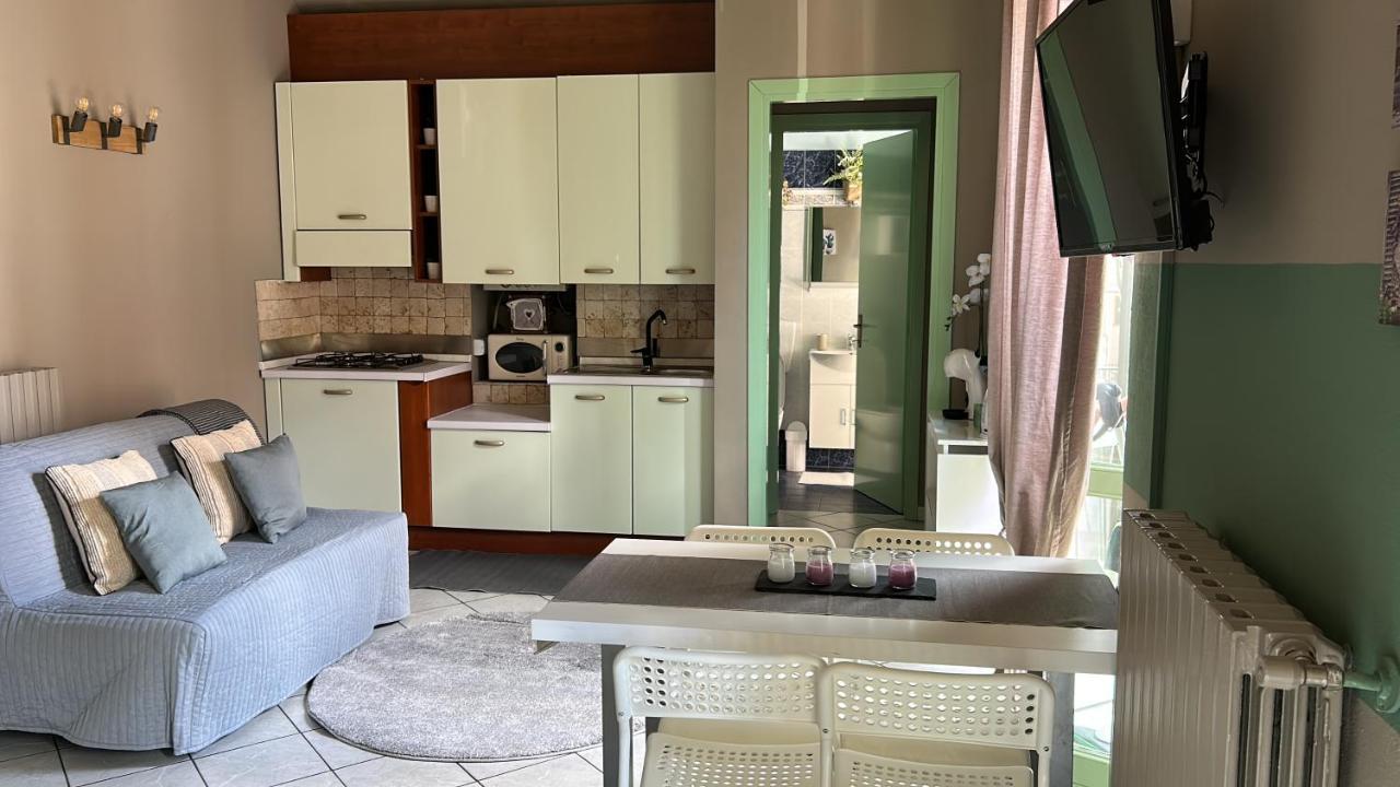 Bon Bon Del Corso Con Terrazzo E Aria Condizionata Apartment Asti Exterior photo